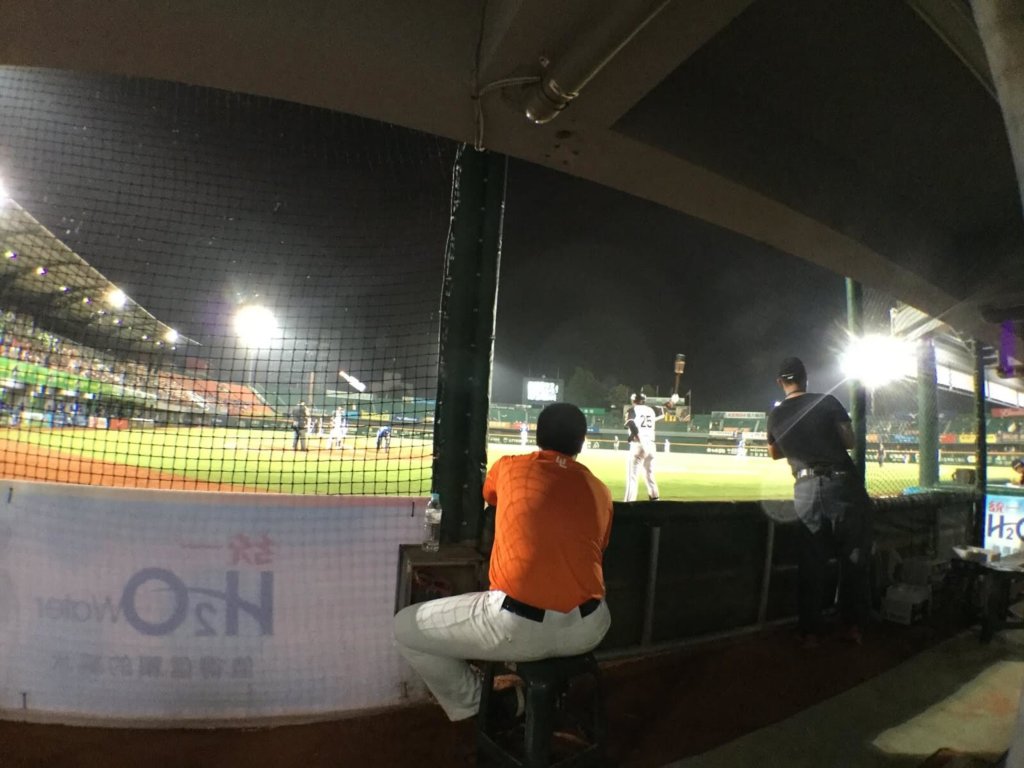 2018年 台南市立棒球場の黃金席からグラウンドを見る