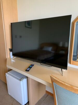 能登小牧台の客室には4K大型テレビが
